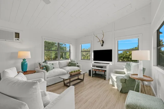 $1,950,000 | 746 Trail Rock Drive, Johnson City, TX 78636