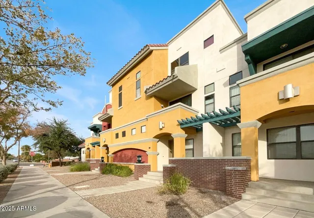 $2,200 | 123 North Washington Street, Unit 37, Chandler, AZ 85225