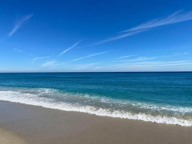 $1,075,000 | 3912 South Ocean Boulevard, Unit 704, Highland Beach, FL 33487