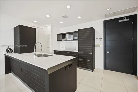 $8,000 | 200 Biscayne Blvd Way, Unit 5009, Miami, FL 33131