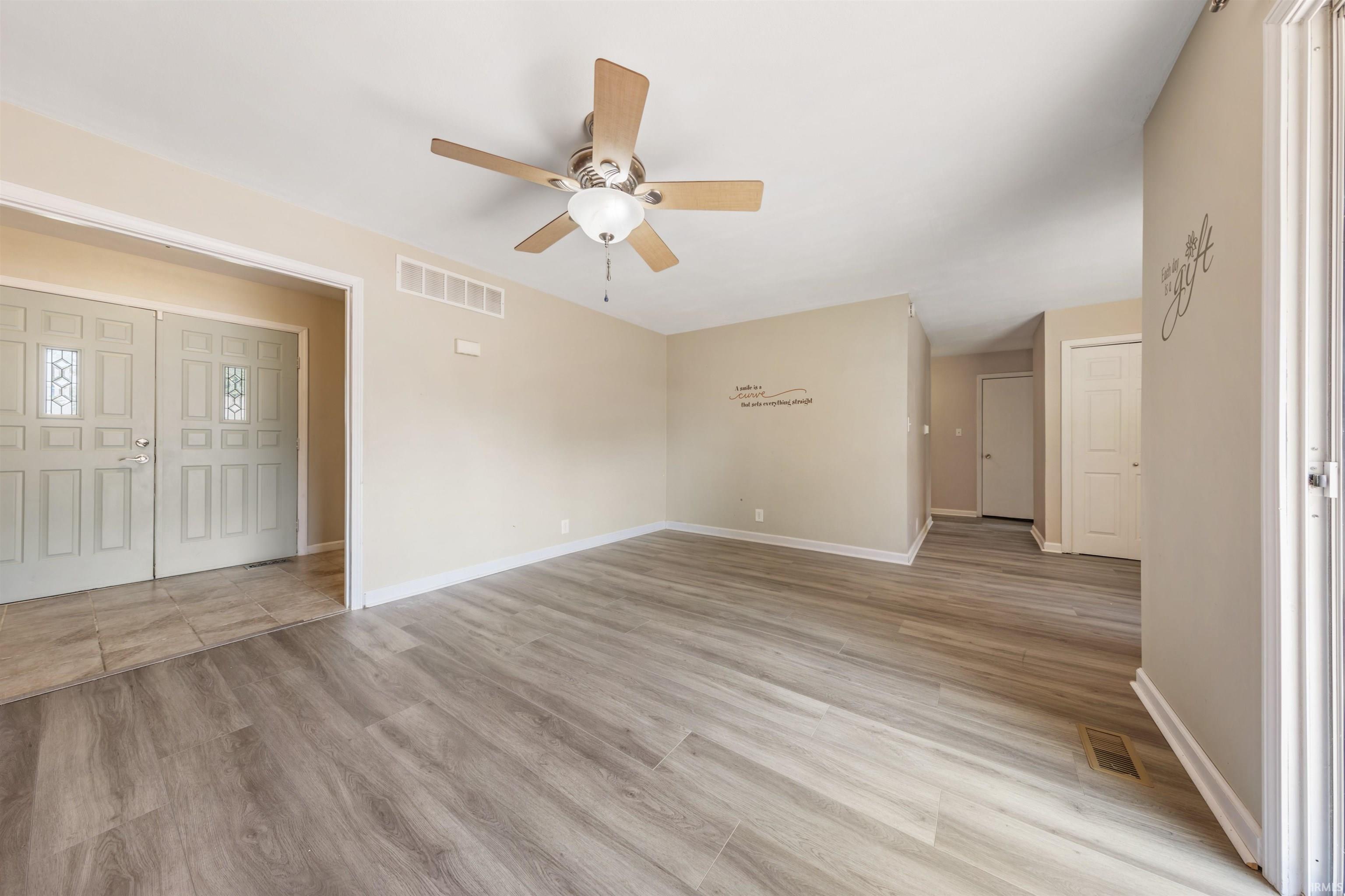 7699 Ridgemont Drive Newburgh, IN 47630 - Photo 4 of 36 Gallery Image 4