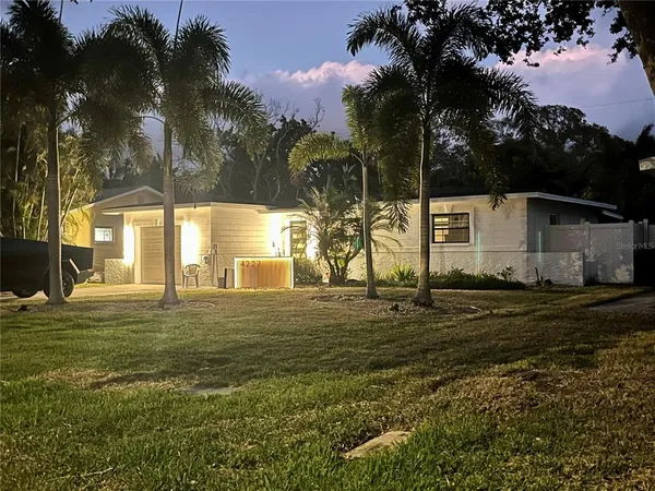 $3,200 | 4227 Helena Street Northeast, St. Petersburg, FL 33703