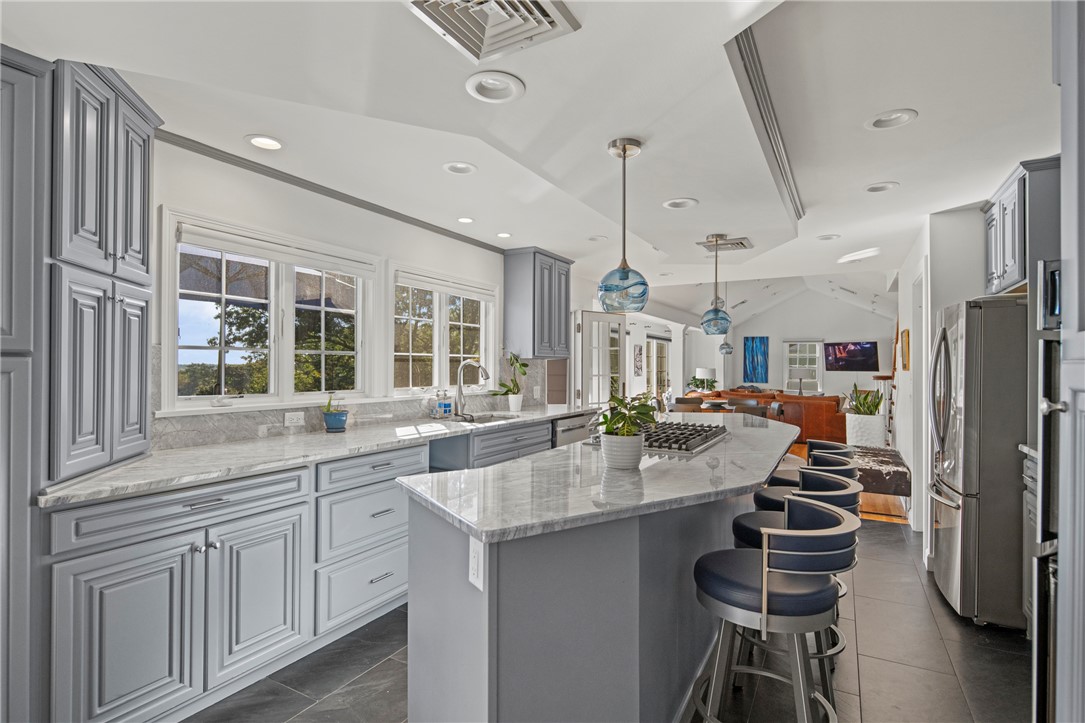 182 Spencer Avenue Warwick, RI 02818 - Photo 13 of 49