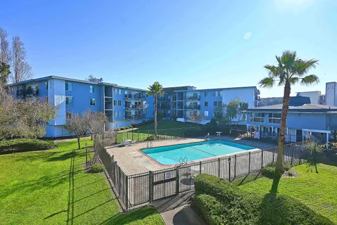 $475,000 | 960 Shorepoint Court, Unit 215, Alameda, CA 94501