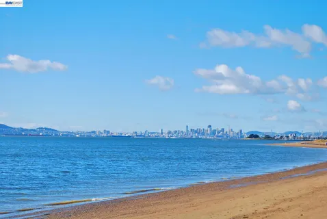 $399,000 | 960 Shorepoint Court, Unit 215, Alameda, CA 94501