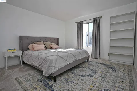 $399,000 | 960 Shorepoint Court, Unit 215, Alameda, CA 94501