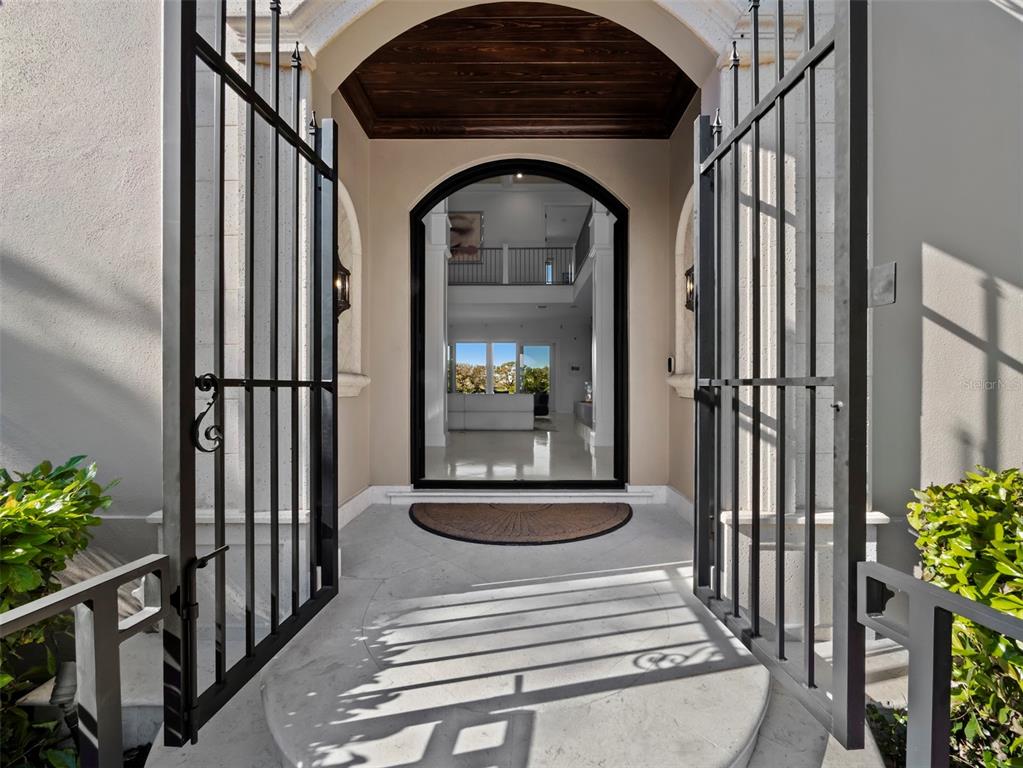 65 Lighthouse Point Drive Longboat Key, FL 34228 - Photo 5 of 90