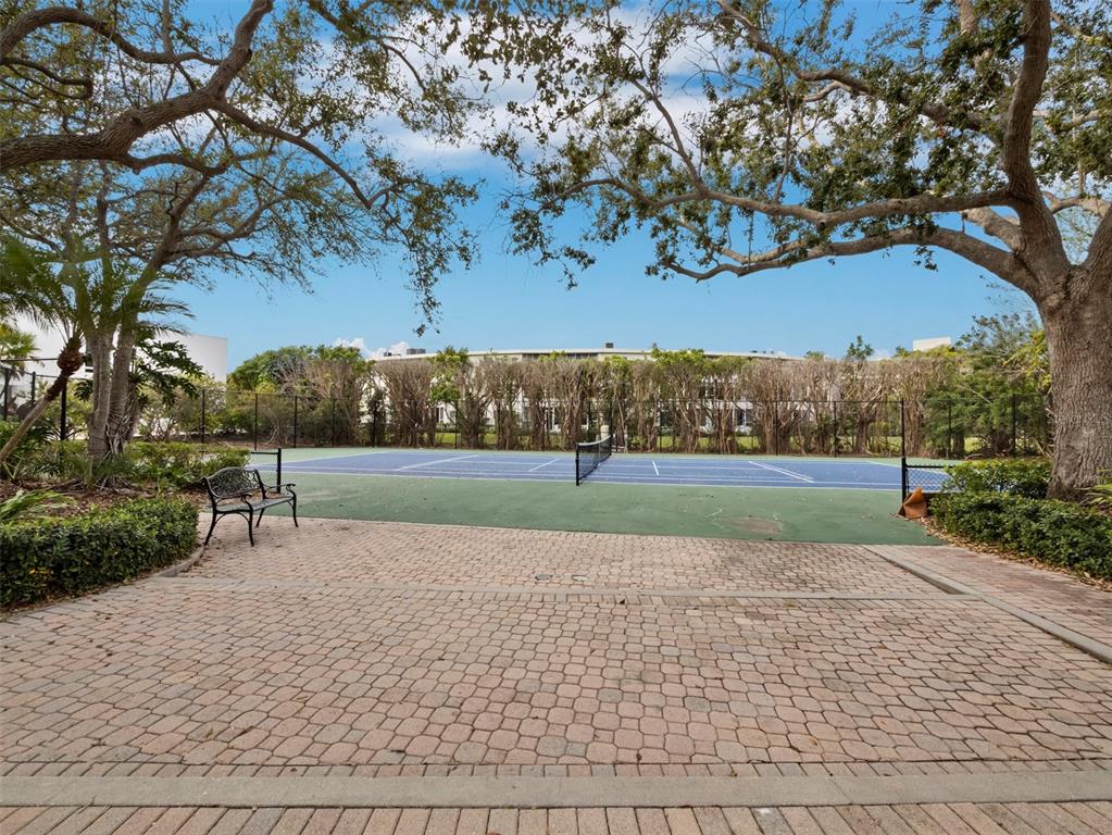 65 Lighthouse Point Drive Longboat Key, FL 34228 - Photo 84 of 90 a view of green field