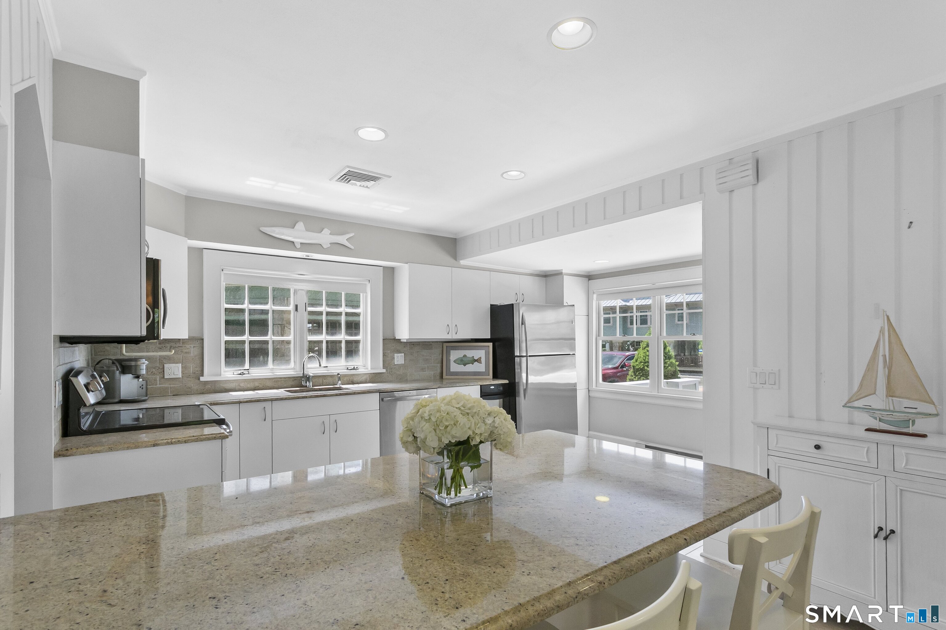 1871 Fairfield Beach Road Fairfield, CT 06824 - Photo 15 of 37