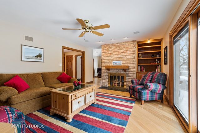 $750,000 | 108 Fallstone Drive, Lincolnshire, IL 60045