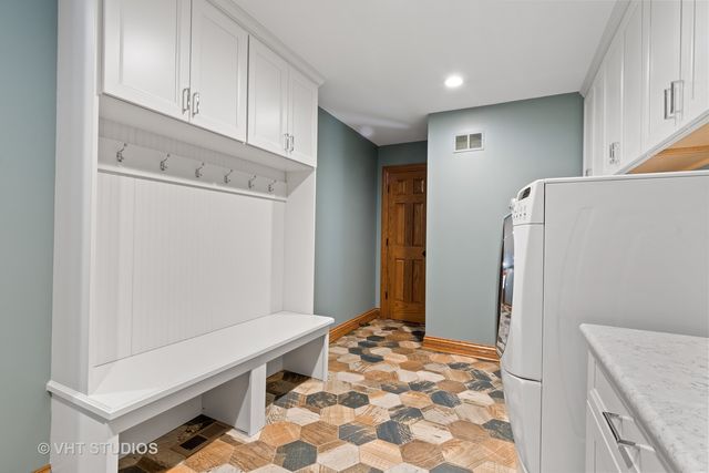 $750,000 | 108 Fallstone Drive, Lincolnshire, IL 60045