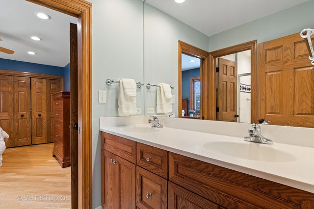 $750,000 | 108 Fallstone Drive, Lincolnshire, IL 60045