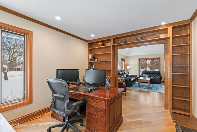 $750,000 | 108 Fallstone Drive, Lincolnshire, IL 60045