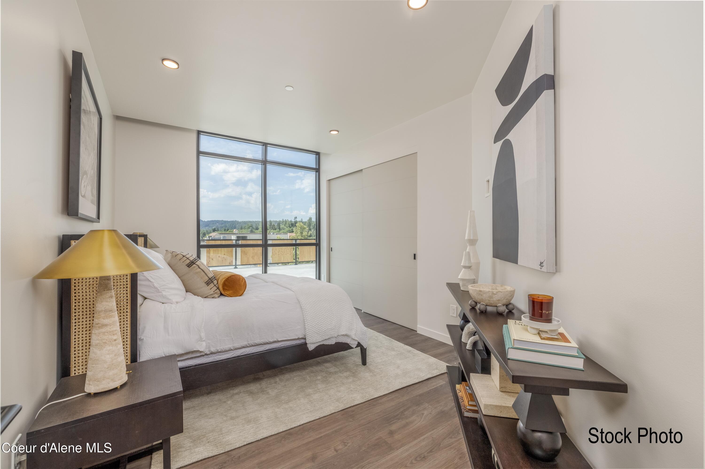 116 South 3rd Street, Unit 1104 Coeur D'Alene, ID 83814 - Photo 40 of 45 23 Guest Bedroom Unit 401 Stock Photo