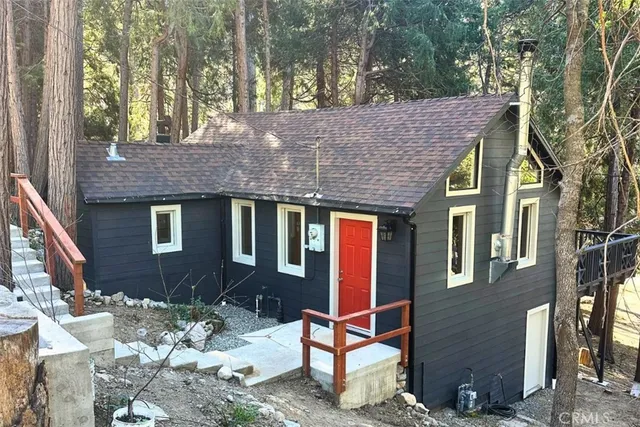 $2,100 | 476 Redwood Drive, Crestline, CA 92325
