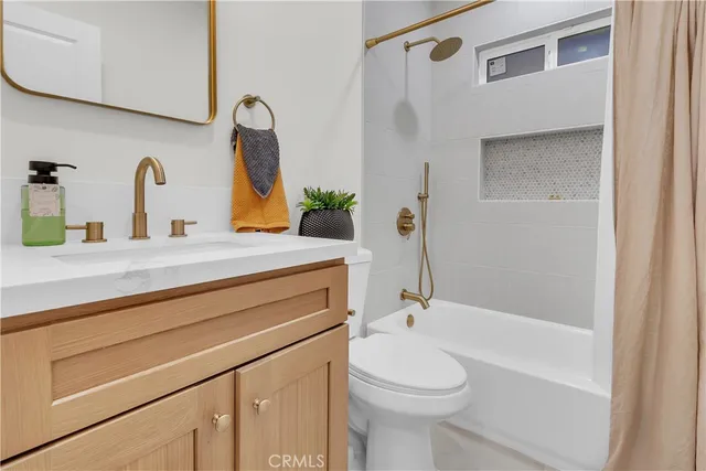 $799,900 | 721 East 59th Street, Long Beach, CA 90805