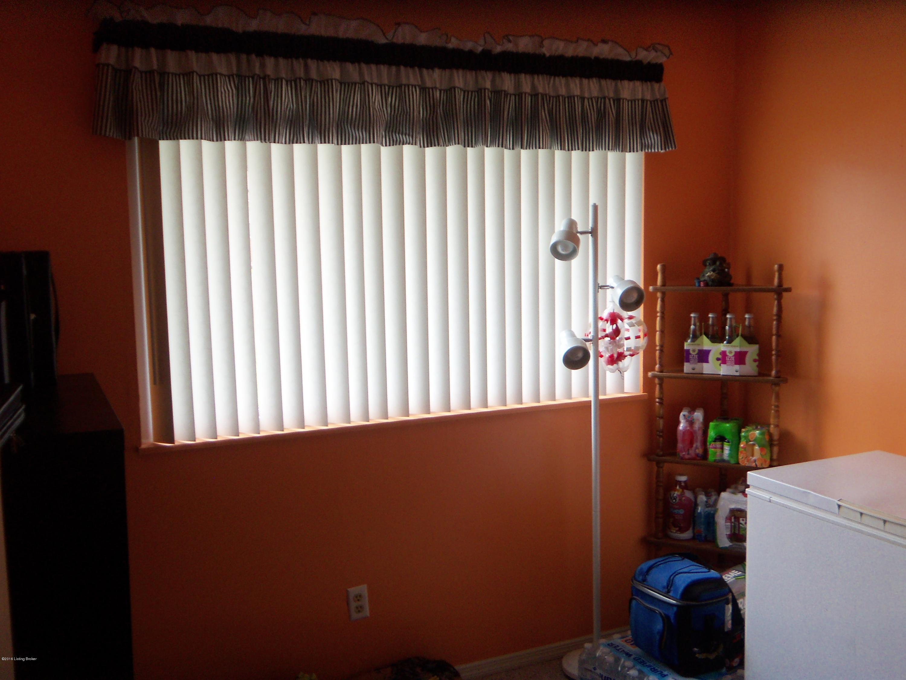 356 Blossom Road Louisville, KY 40229 - Photo 18 of 39 Bedroom 1
