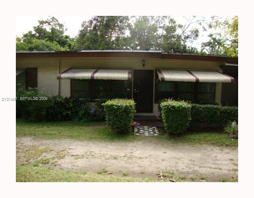 5942 Southwest 60th Street Miami, FL 33143 - Photo 12 of 14 an outdoor view