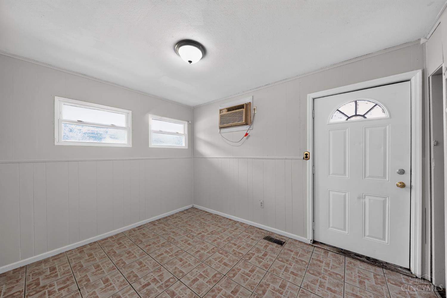 9670 Pippin Road Cincinnati, OH 45231 - Photo 14 of 30