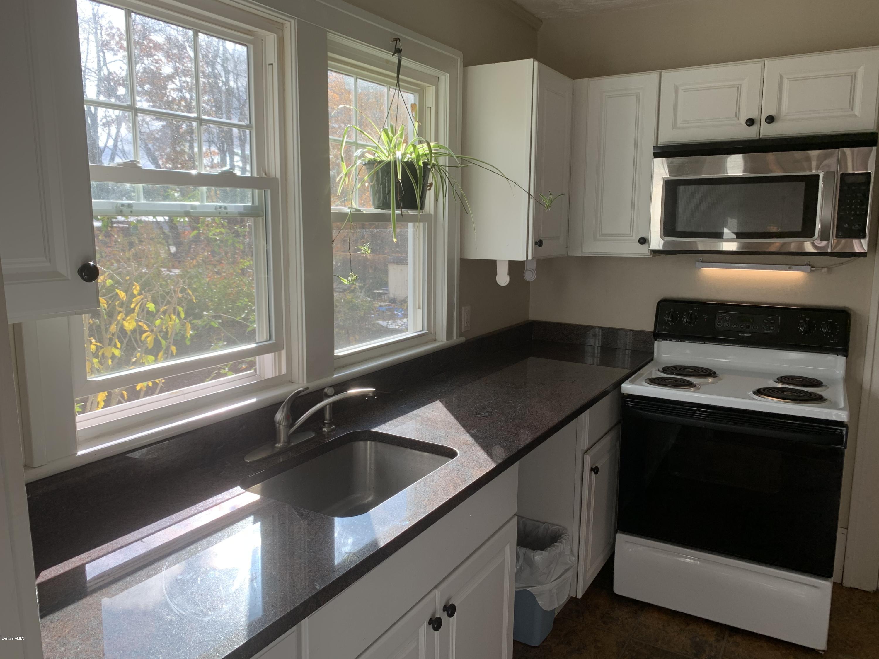 163 Cheshire Road Pittsfield, MA 01201 - Photo 21 of 45 Kitchen
