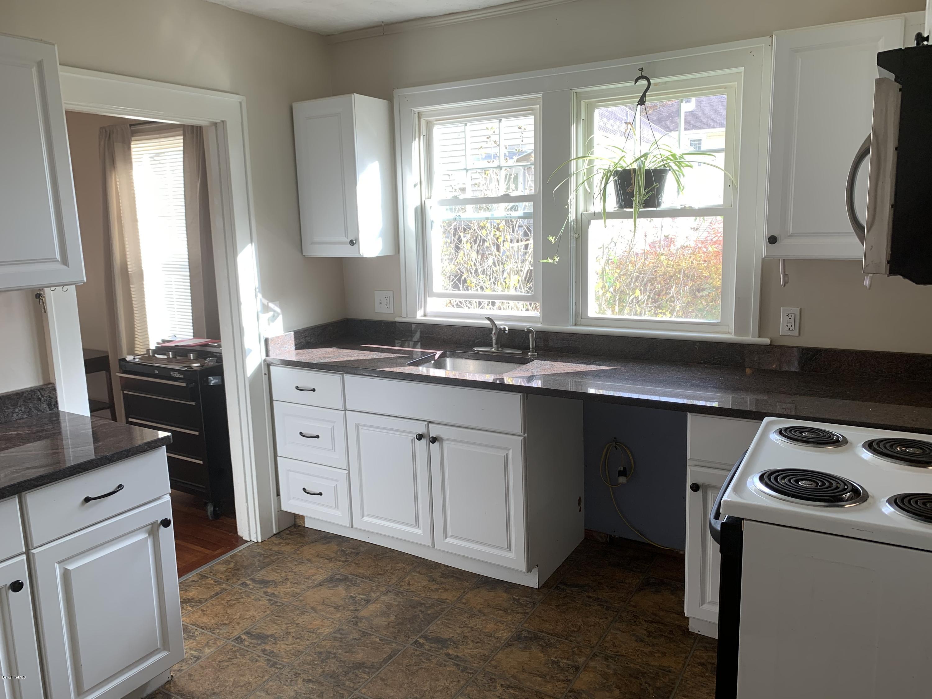 163 Cheshire Road Pittsfield, MA 01201 - Photo 23 of 45 Kitchen