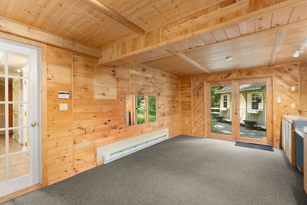 39 Whiting Road Oxford, MA 01540 - Photo 15 of 39