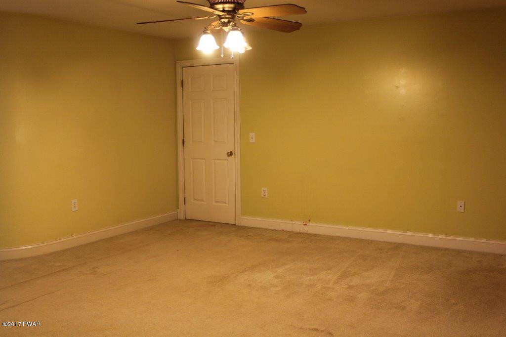129 Oak Hill Road Hawley, PA 18428 - Photo 11 of 33