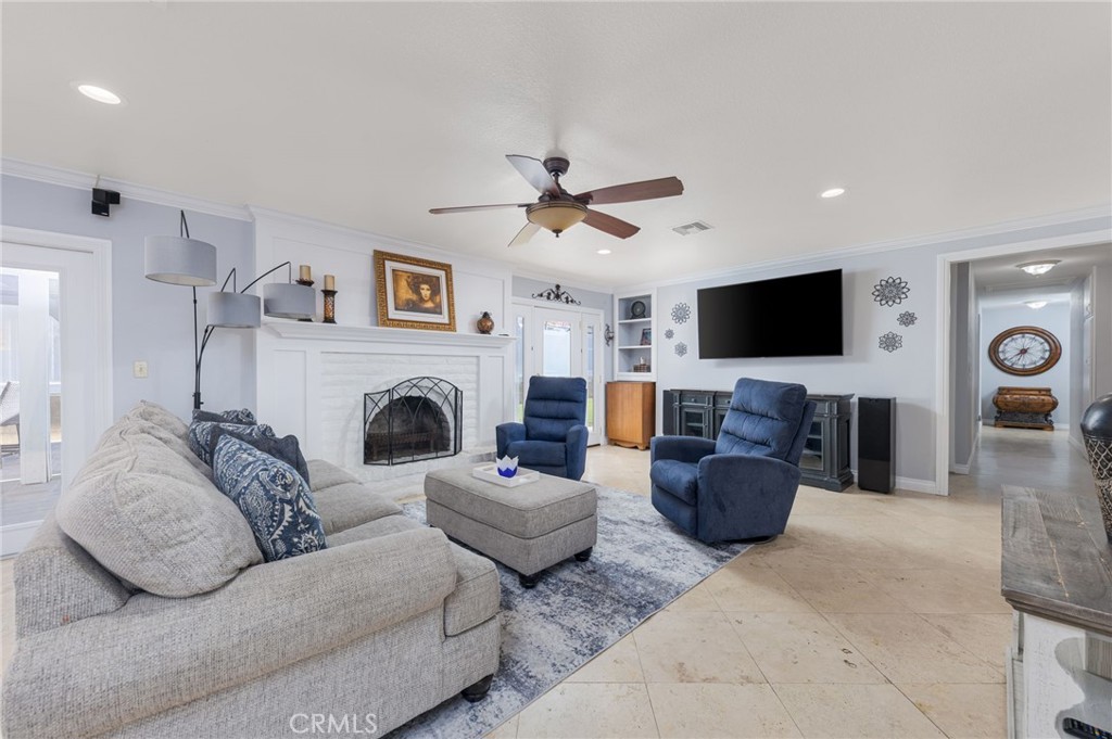 15510 Surrey Court Riverside, CA 92506 - Photo 7 of 61