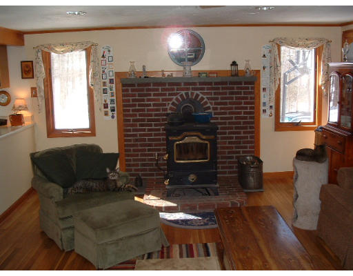 32 Oakwood Road Brimfield, MA 01010 - Photo 6 of 24 Gallery Image 6