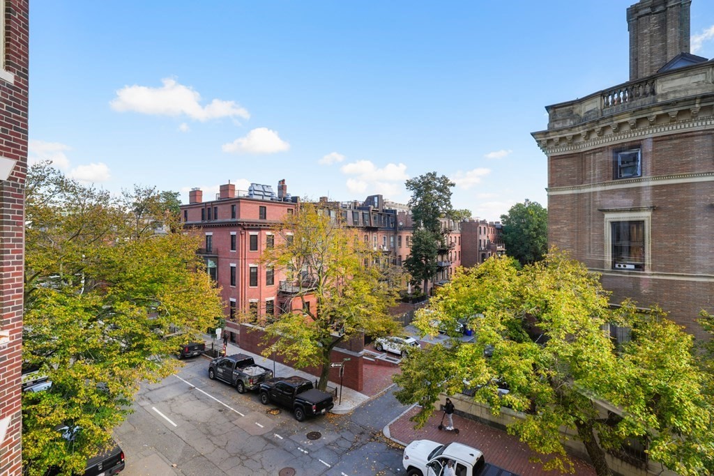 311 Commonwealth Avenue, Unit 41 Boston, MA 02115 - Photo 8 of 31 a picture of houses with yard