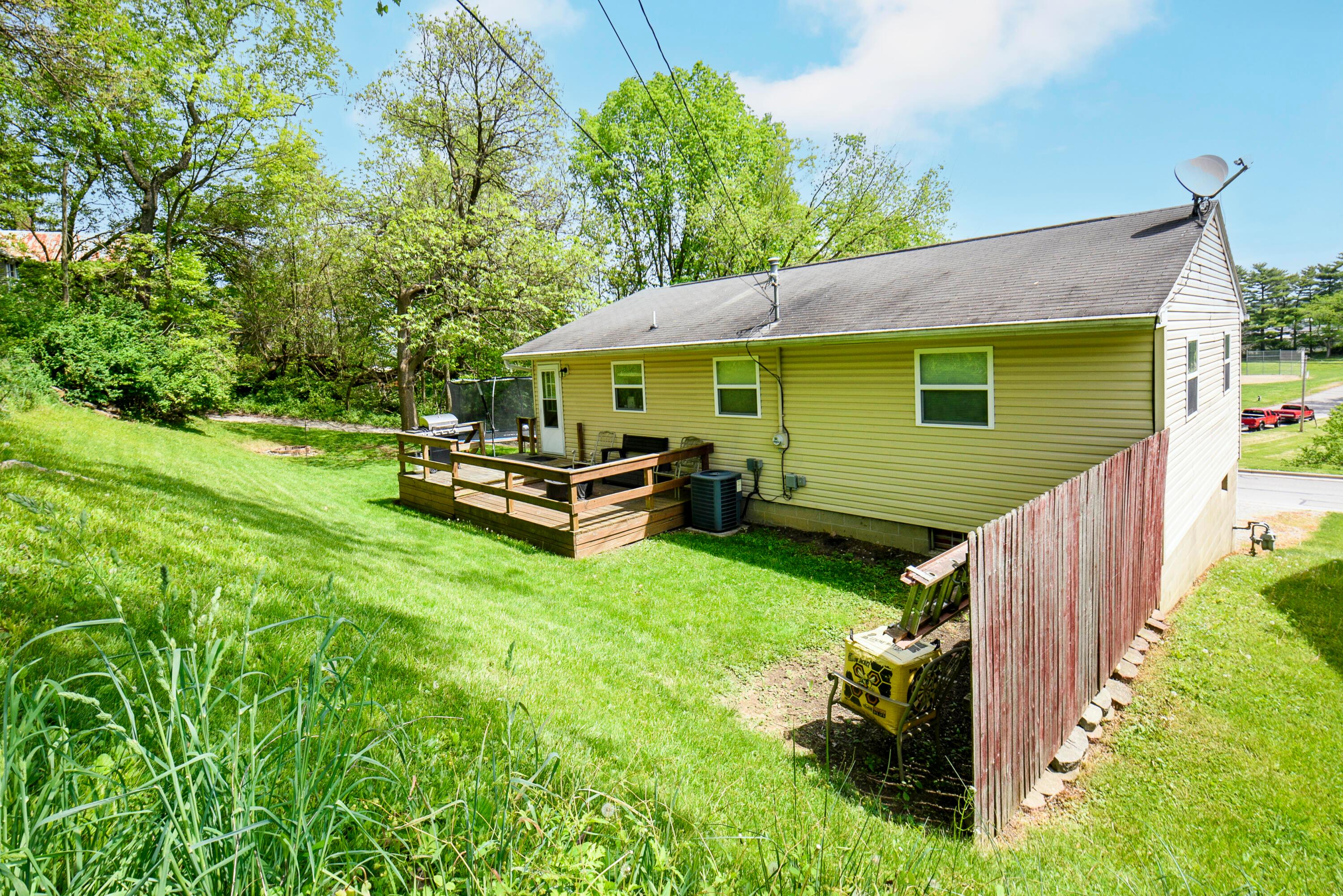 537 Brumfield Road Lancaster, OH 43130 - Photo 32 of 36 Rear