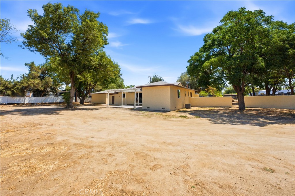 21820 Cajalco Road Perris, CA 92570 - Photo 35 of 42