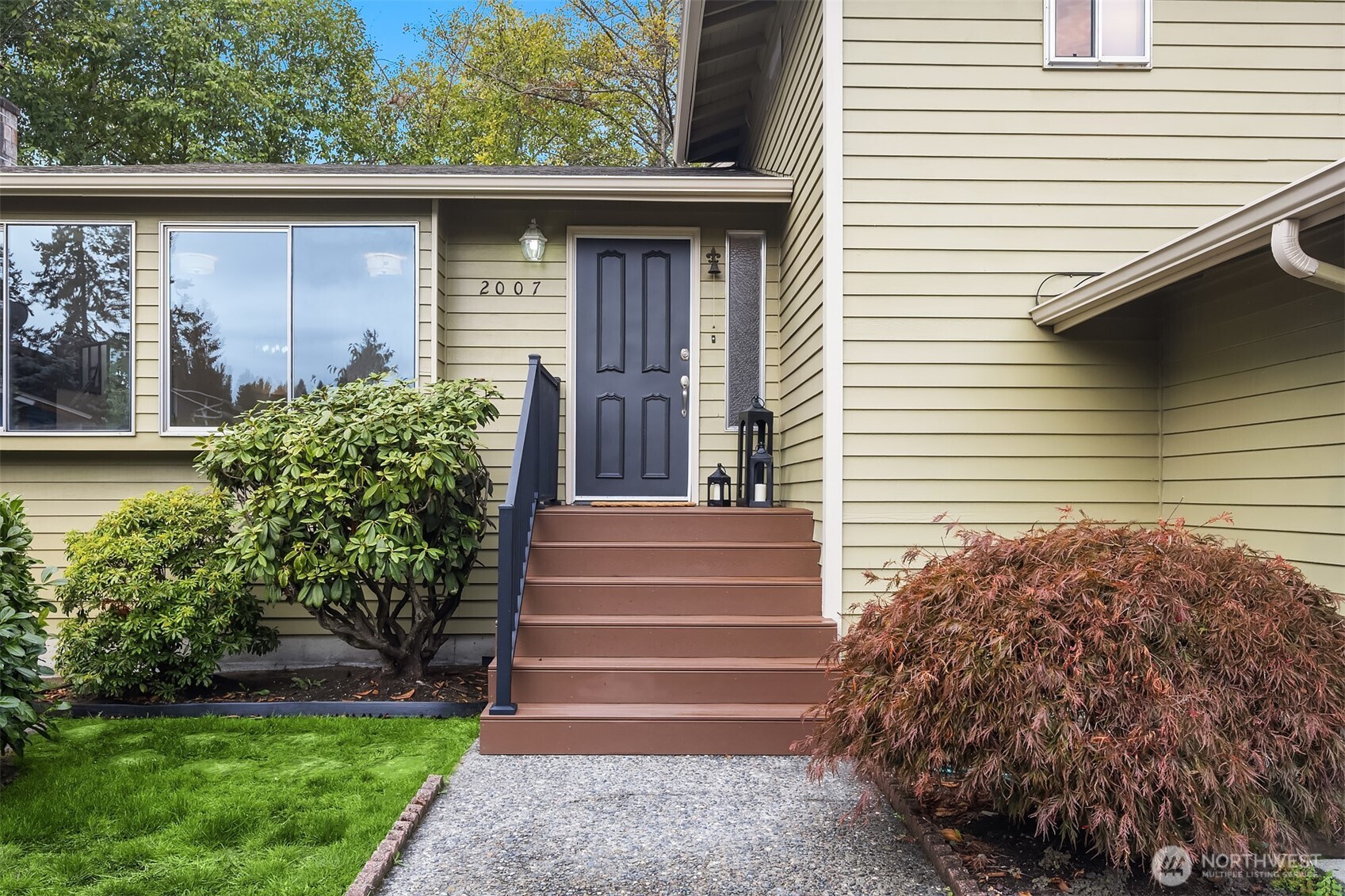 2007 North 153rd Place Shoreline, WA 98133 - Photo 2 of 22