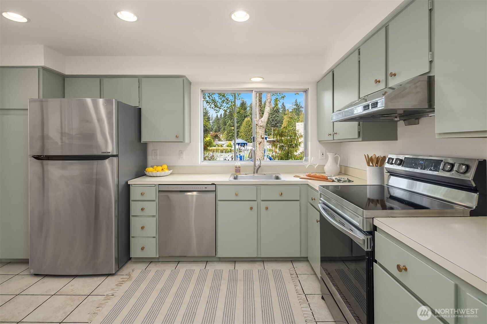 2007 North 153rd Place Shoreline, WA 98133 - Photo 10 of 22