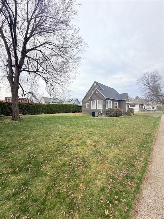 22 Felicia Street Springfield, MA 01104 - Photo 10 of 33