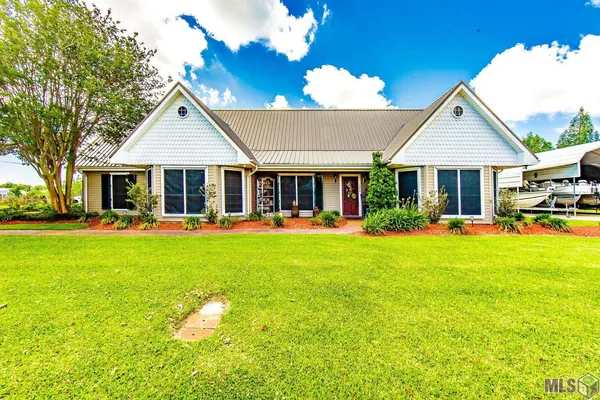$300,000 | 122 East 49th Street, Cut Off, LA 70345