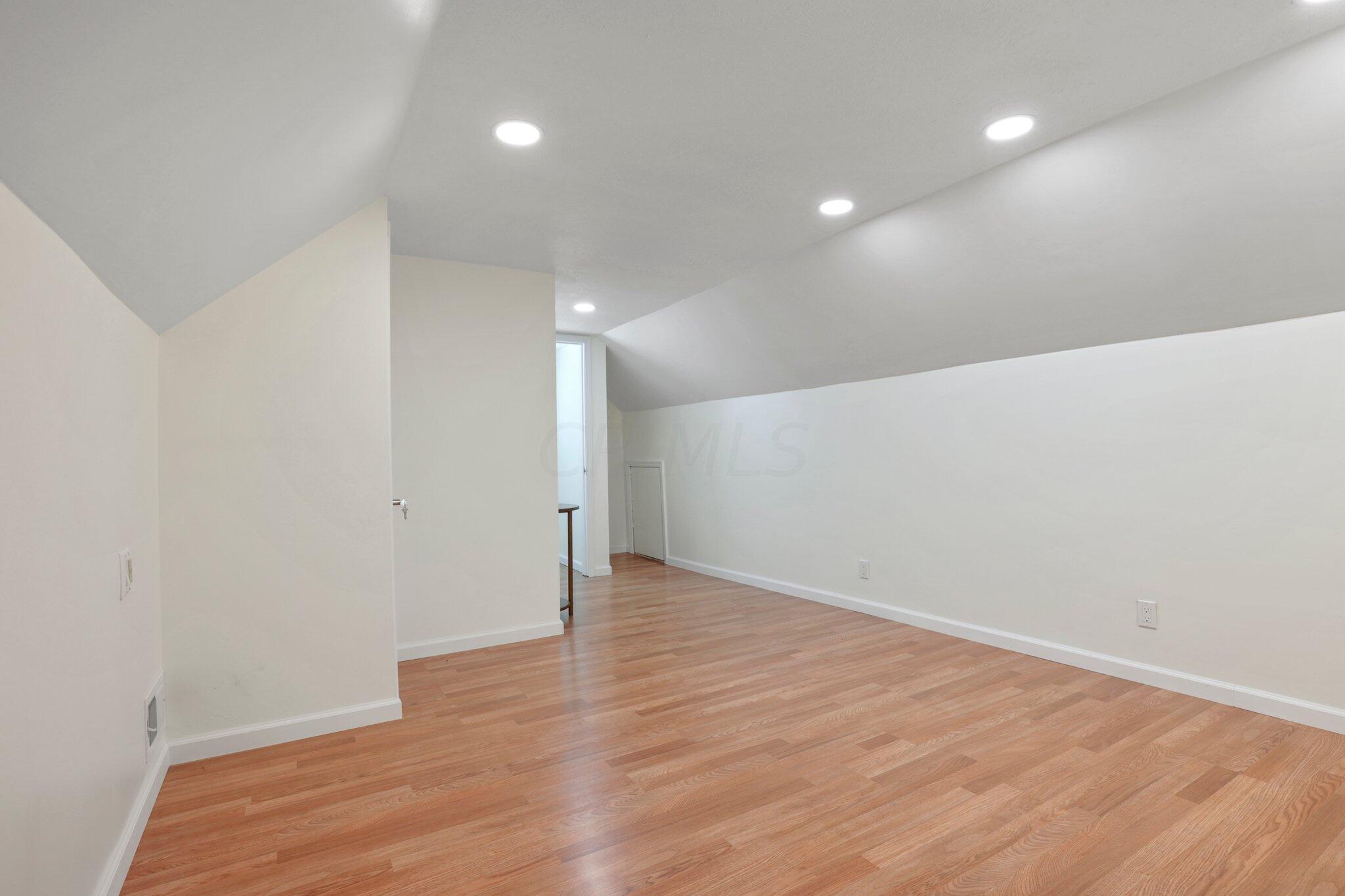 1778 Kenny Road Columbus, OH 43212 - Photo 23 of 53 37-web-or-mls-0D3A0454