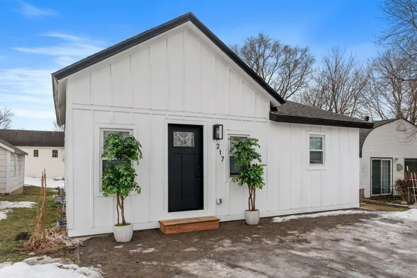 $224,075 | 217 Franklin Avenue East, Delano, MN 55328