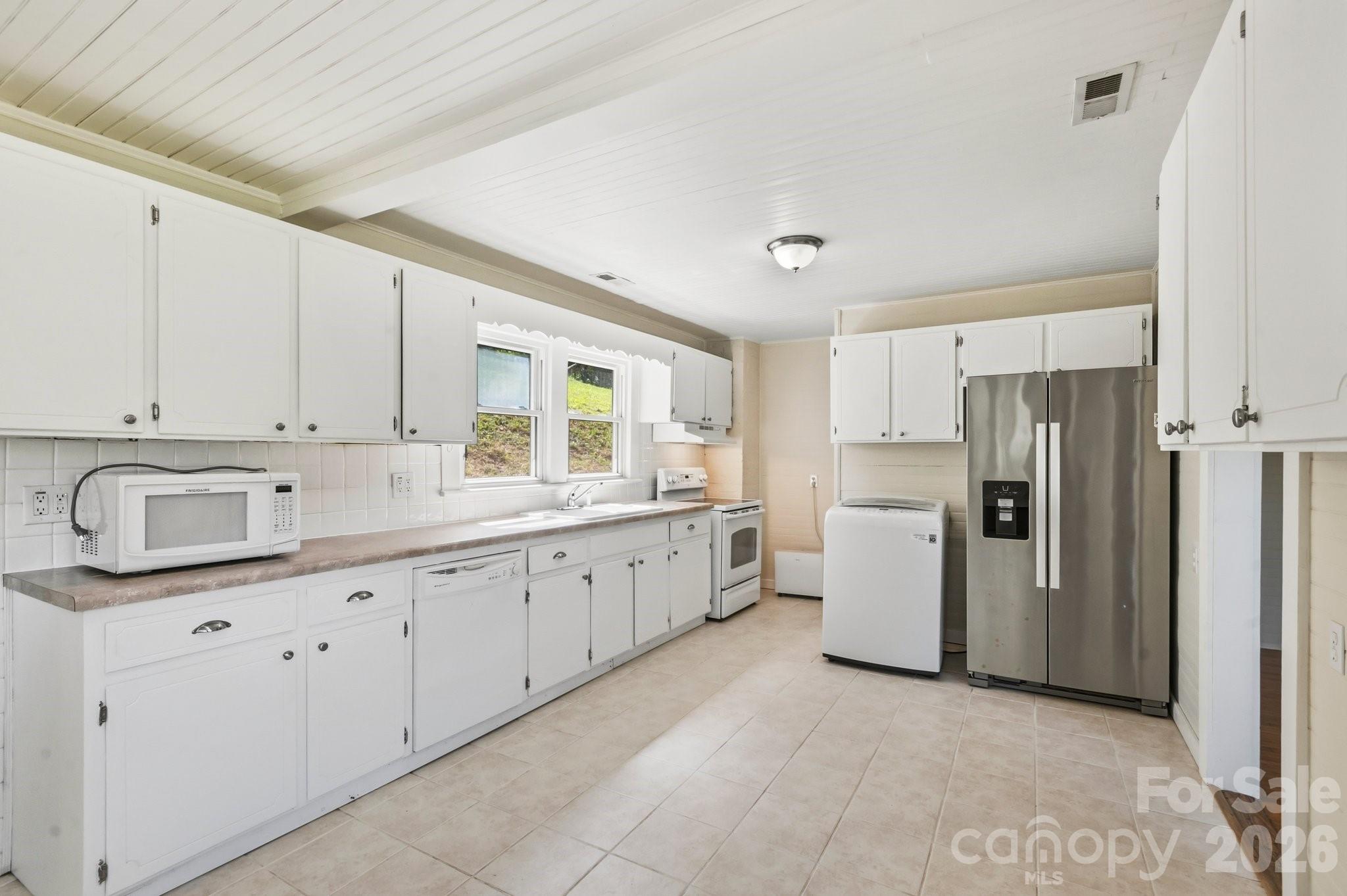 441 Main Street Clyde, NC 28721 - Photo 17 of 44