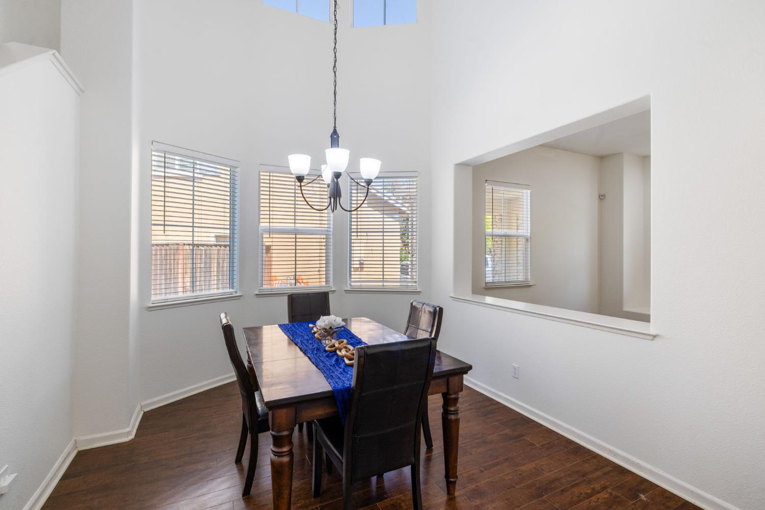 562 Ranger Street Oakdale, CA 95361 - Photo 18 of 63 Dining room with bay windows