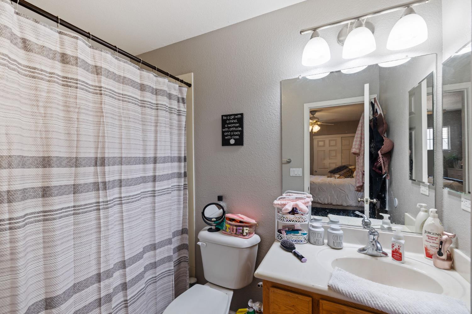 562 Ranger Street Oakdale, CA 95361 - Photo 56 of 63 Apartment (ADU) full bathroom with shower over tub