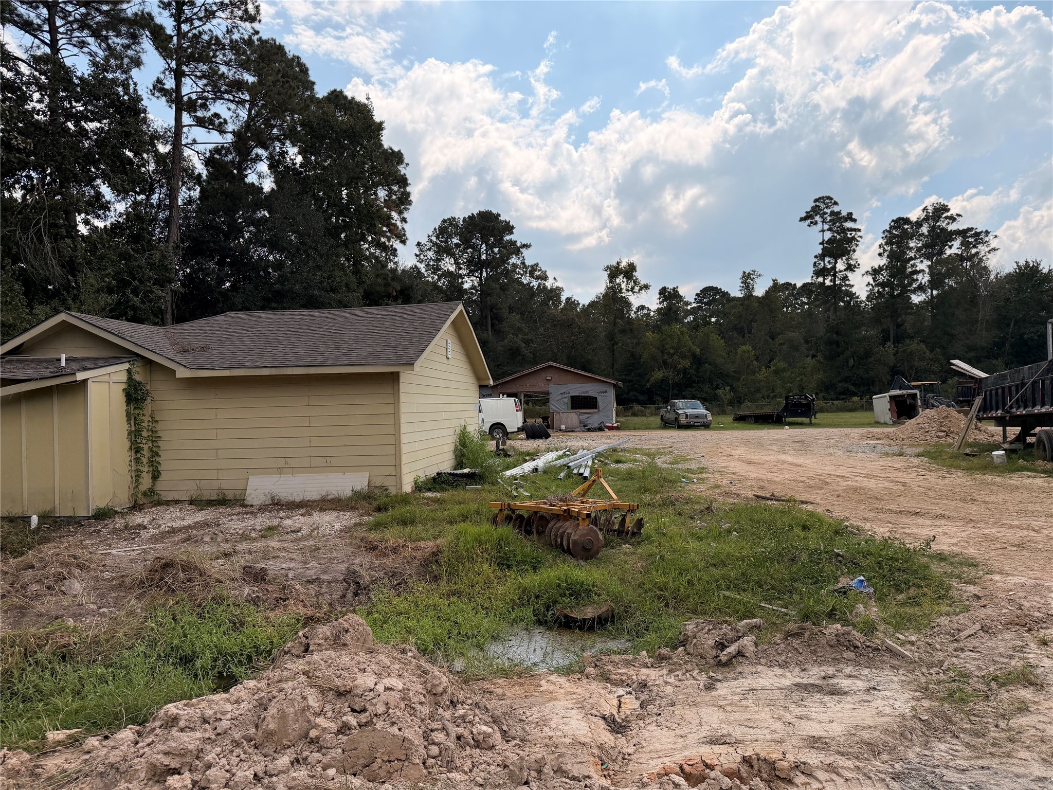 62 Short Leaf Drive Huffman, TX 77336 - Photo 16 of 33 a view of backyard of house