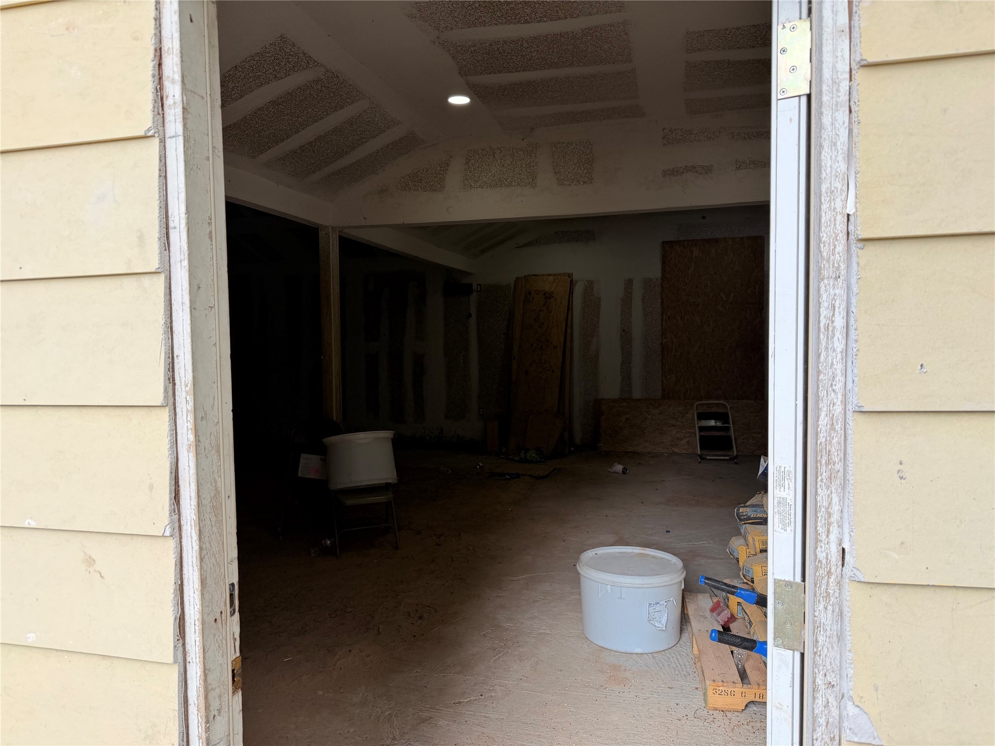 62 Short Leaf Drive Huffman, TX 77336 - Photo 8 of 33 a bathroom with a toilet