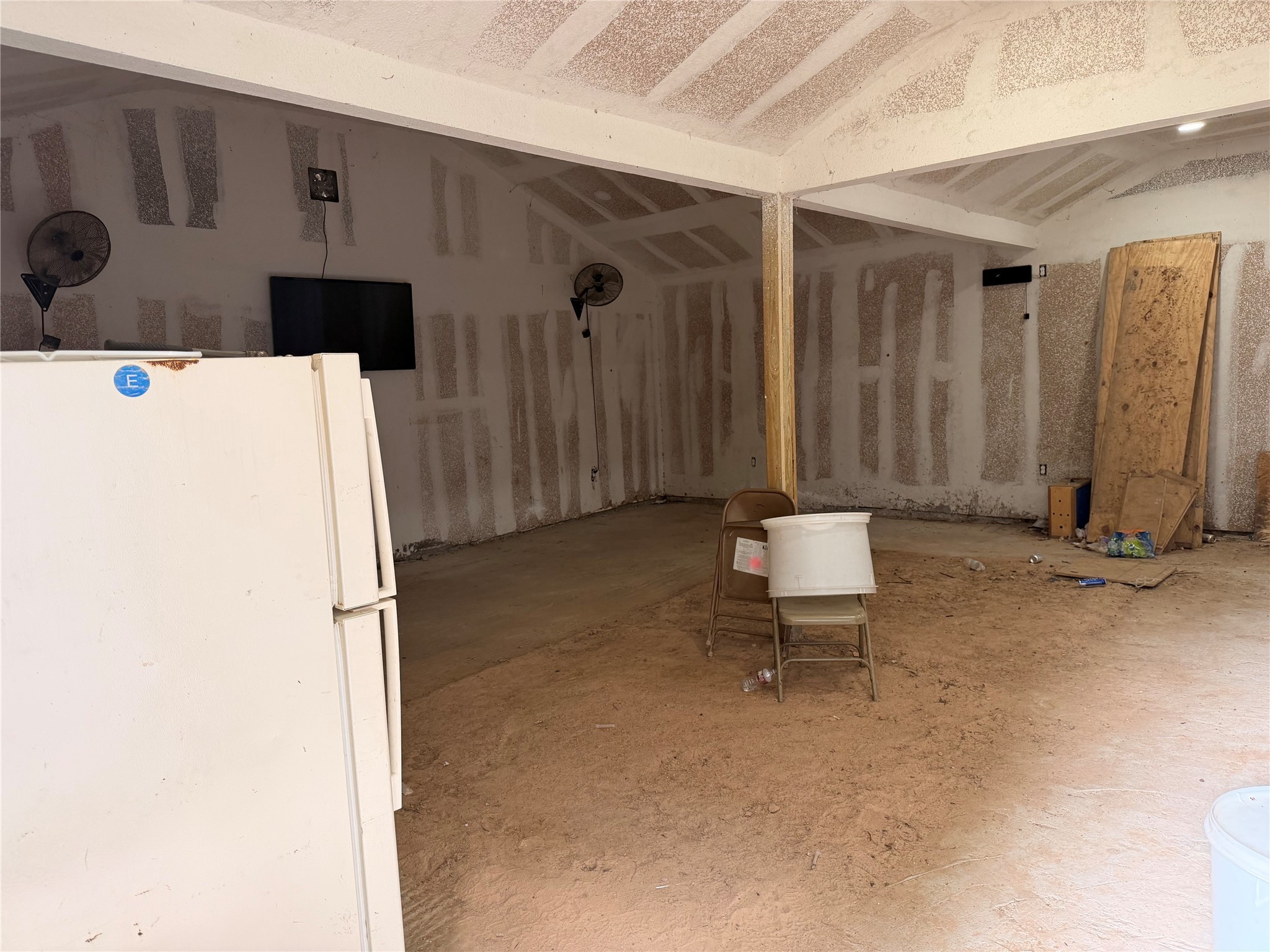 62 Short Leaf Drive Huffman, TX 77336 - Photo 9 of 33 a living room with a table and chairs