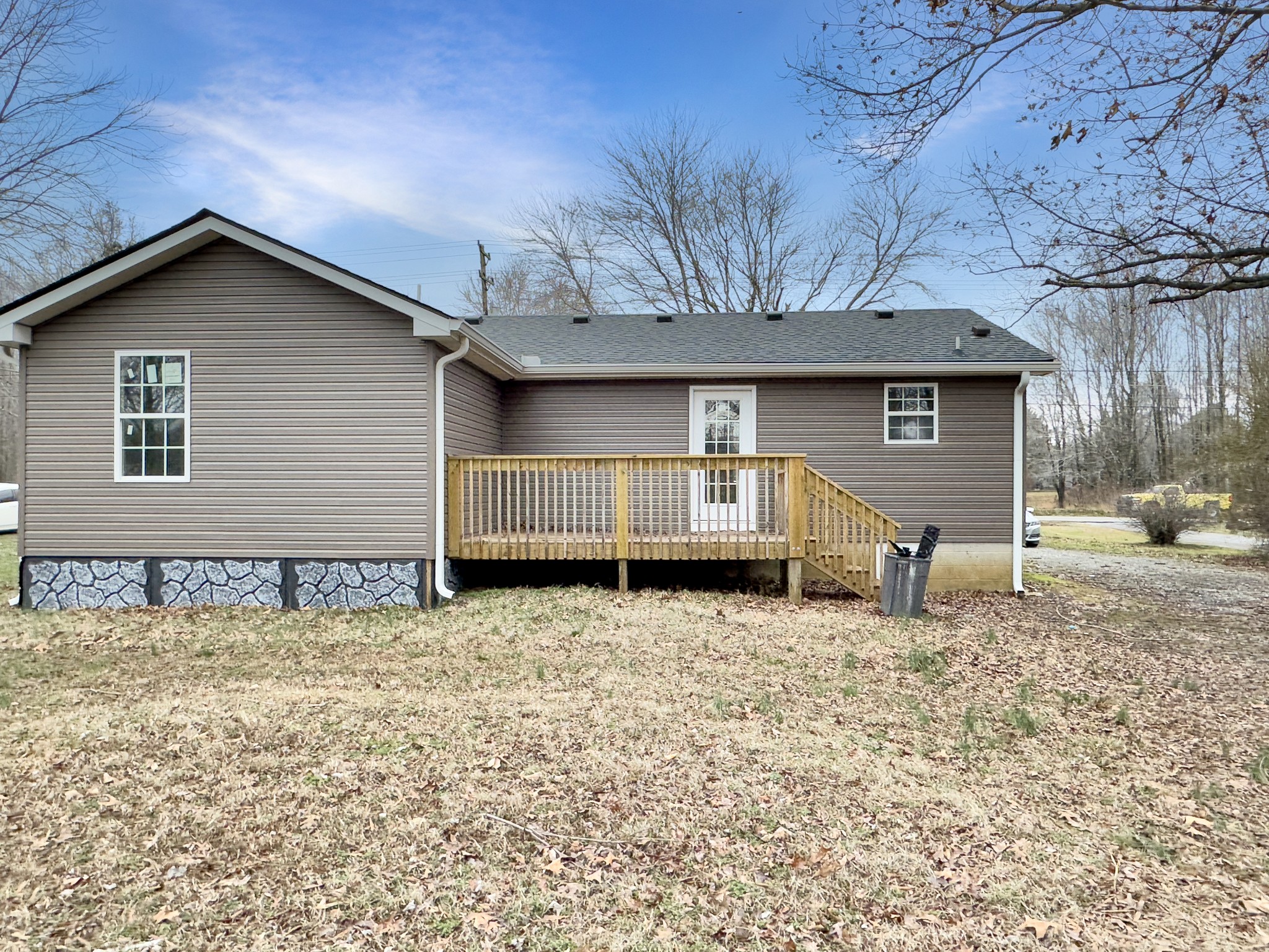 2637 Lake Road Clarksville, TN 37042 - Photo 3 of 15 Gallery Image 3