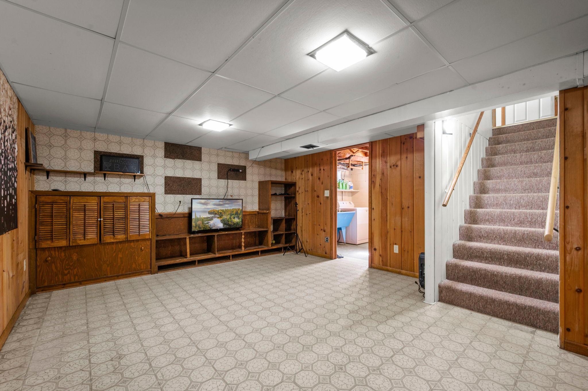 1236 Roma Avenue Roseville, MN 55113 - Photo 20 of 35 Gallery Image 20