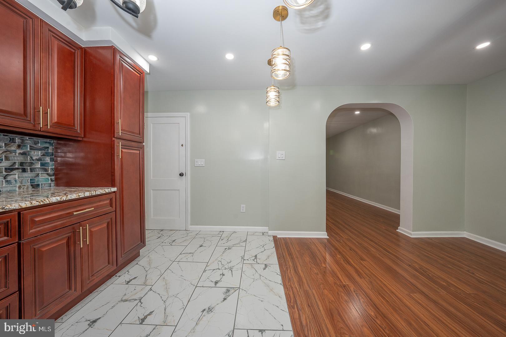 121 Ashton Road Upper Darby, PA 19082 - Photo 7 of 75