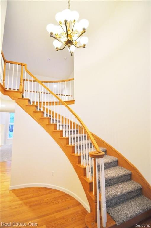 331 Mystic Valley Rochester, MI 48307 - Photo 3 of 39