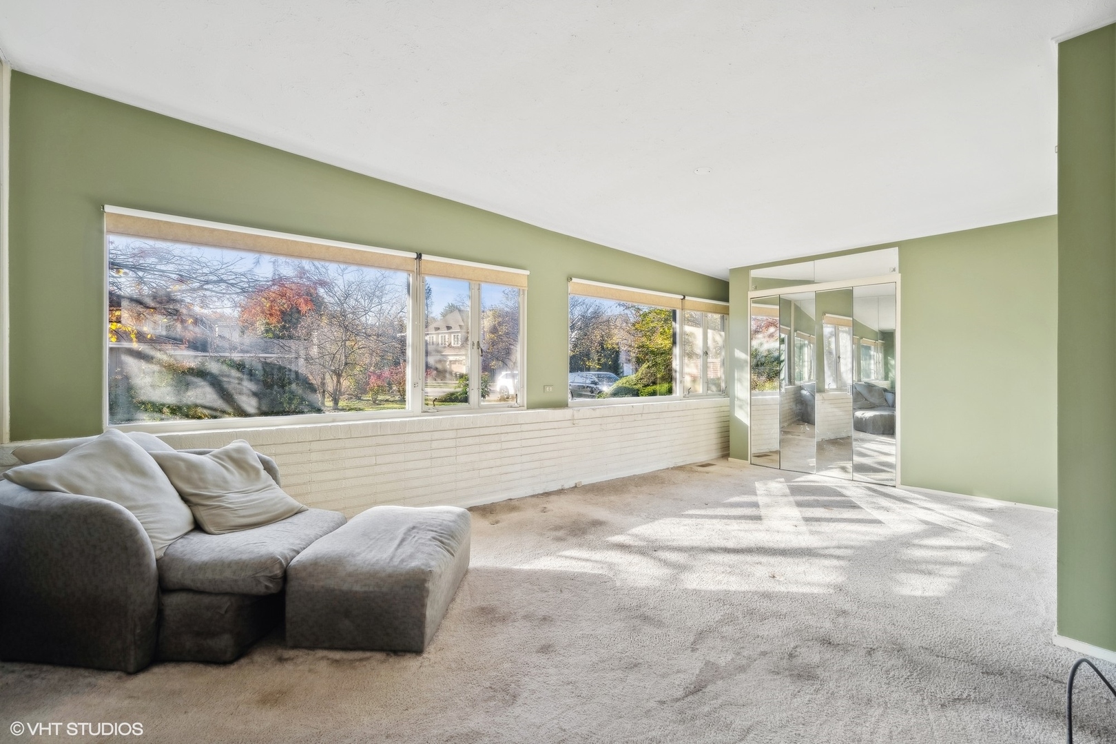 800 Edgewood Lane Glenview, IL 60025 - Photo 15 of 20 a living room with furniture and a large window