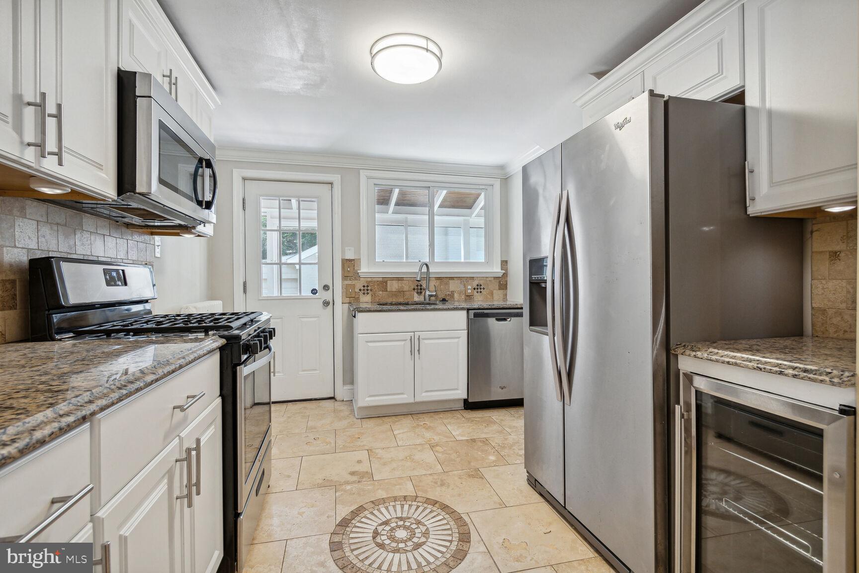 10228 Edgewood Avenue Silver Spring, MD 20901 - Photo 7 of 30 Gallery Image 7